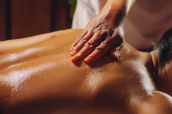 Kati Abhyanga Treatment 3